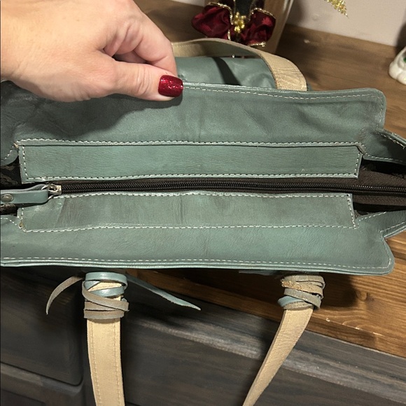 Large American West Navajo Soul genuine, leather, Zip Top Tote purse & wallet - Picture 5 of 15